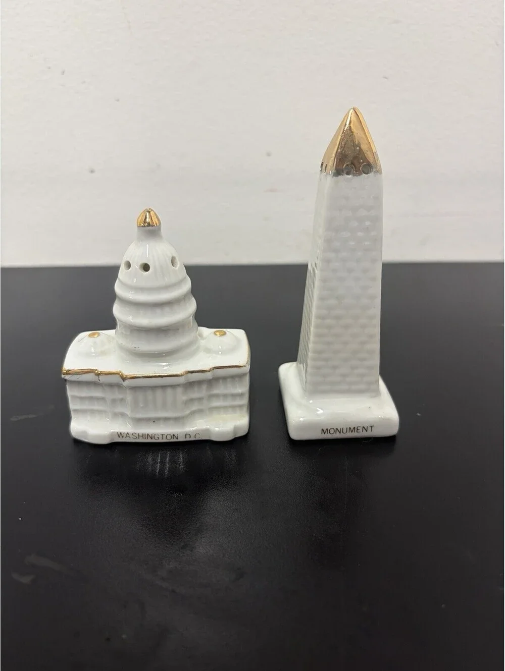 Vintage U.S. Capitol Building & Washington Monument Salt & Pepper Shakers